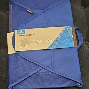 BNWT Eagle Creek Blue Garment Folder M
